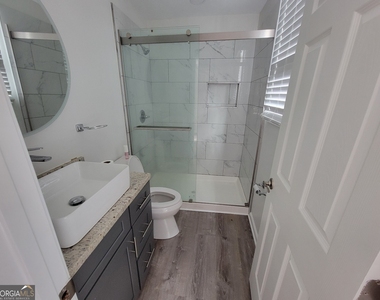 1896 Ridgewood Drive - Photo Thumbnail 11