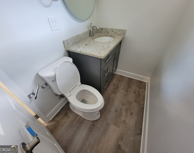 1896 Ridgewood Drive - Photo Thumbnail 7