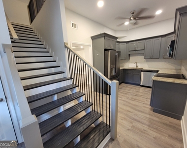 1896 Ridgewood Drive - Photo Thumbnail 2