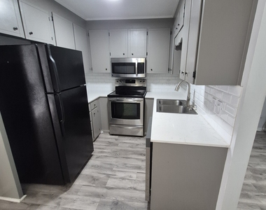 170 Springdale Court - Photo Thumbnail 3