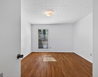 903 Cumberland Court Se - Photo Thumbnail 11