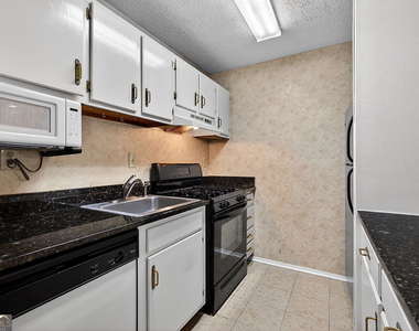 903 Cumberland Court Se - Photo Thumbnail 7