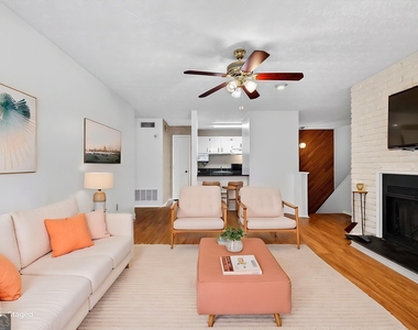 903 Cumberland Court Se - Photo Thumbnail 1