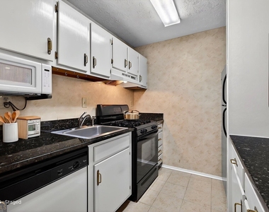 903 Cumberland Court Se - Photo Thumbnail 8