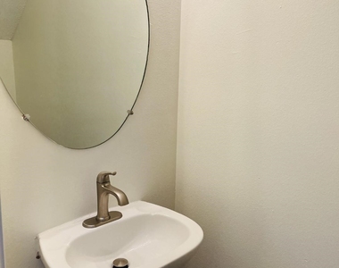 4037 Ravenwood Court - Photo Thumbnail 13