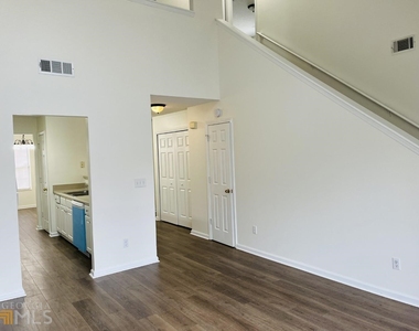 4037 Ravenwood Court - Photo Thumbnail 6