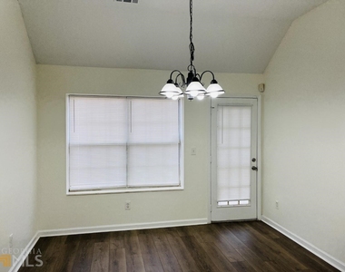 4037 Ravenwood Court - Photo Thumbnail 10