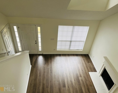 4037 Ravenwood Court - Photo Thumbnail 5