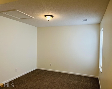 4037 Ravenwood Court - Photo Thumbnail 19