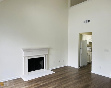 4037 Ravenwood Court - Photo Thumbnail 4