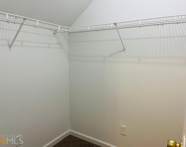 4037 Ravenwood Court - Photo Thumbnail 21