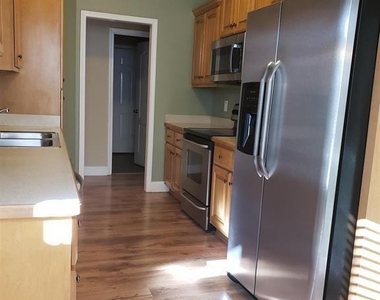 426 Stillwood Drive - Photo Thumbnail 7