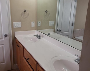 426 Stillwood Drive - Photo Thumbnail 15