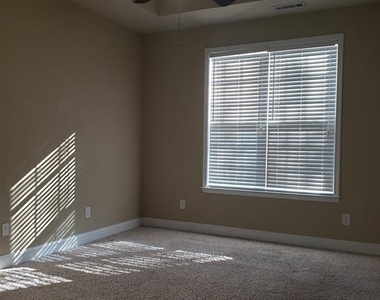 426 Stillwood Drive - Photo Thumbnail 12