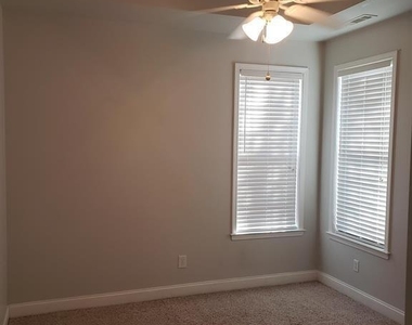 426 Stillwood Drive - Photo Thumbnail 18