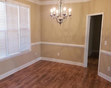 426 Stillwood Drive - Photo Thumbnail 10