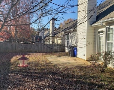 426 Stillwood Drive - Photo Thumbnail 22