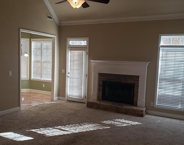 426 Stillwood Drive - Photo Thumbnail 4