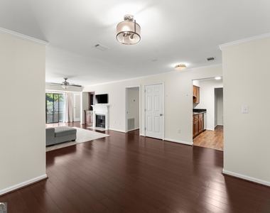 25312 Plantation Drive Ne - Photo Thumbnail 6