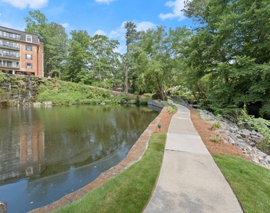 25312 Plantation Drive Ne - Photo Thumbnail 40