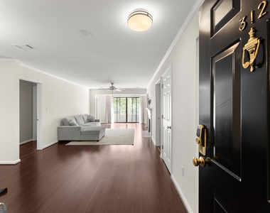 25312 Plantation Drive Ne - Photo Thumbnail 4