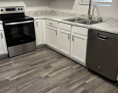 5739 Windfall Lane - Photo Thumbnail 7