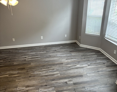 5739 Windfall Lane - Photo Thumbnail 9