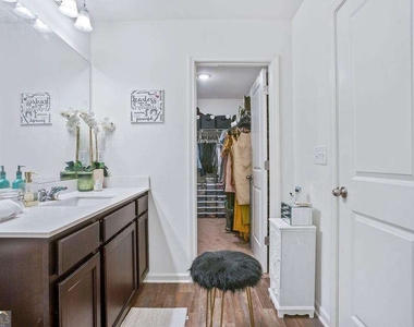3220 Tarian Way - Photo Thumbnail 4