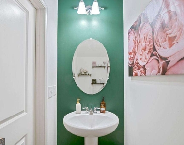 3220 Tarian Way - Photo Thumbnail 13