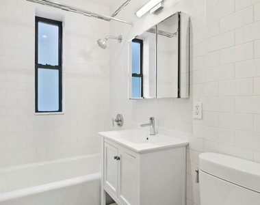 226 East 70th Street - Photo Thumbnail 11