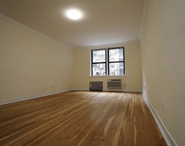 East 80th Street - Photo Thumbnail 3