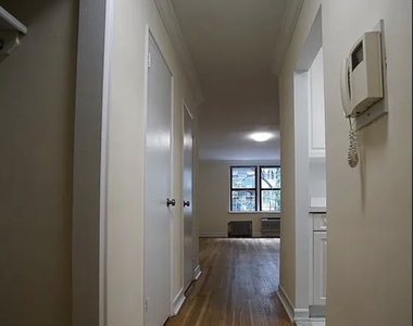 East 80th Street - Photo Thumbnail 6