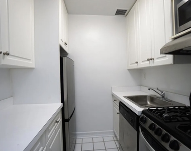East 80th Street - Photo Thumbnail 1