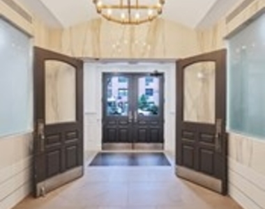 226 East 70th Street - Photo Thumbnail 1
