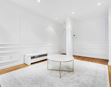 226 East 70th Street - Photo Thumbnail 4
