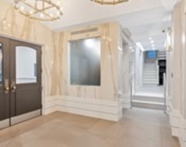 226 East 70th Street - Photo Thumbnail 3