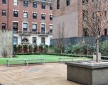 226 East 70th Street - Photo Thumbnail 12