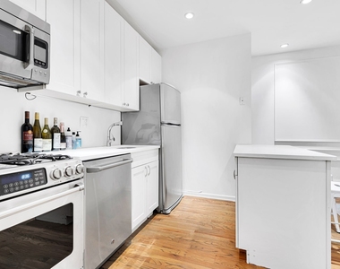 226 East 70th Street - Photo Thumbnail 7