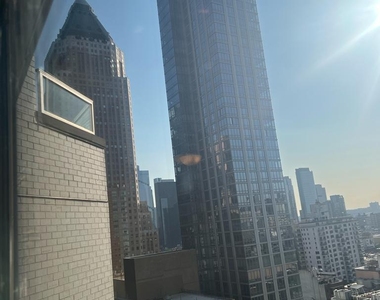 8th Avenue / W 52nd St - Photo Thumbnail 11