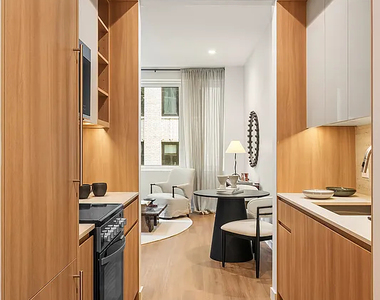 180 Pearl Street, New York, NY 10005 #1426 - Photo Thumbnail 1
