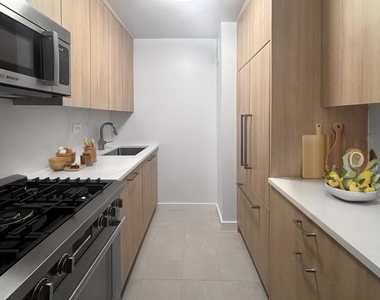 West 55th Street - Photo Thumbnail 1