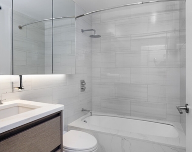 West 55th Street - Photo Thumbnail 3