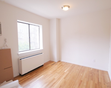 401 East 77th Street - Photo Thumbnail 15