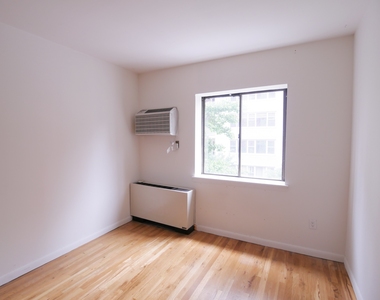 401 East 77th Street - Photo Thumbnail 11