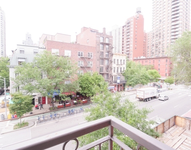 401 East 77th Street - Photo Thumbnail 4