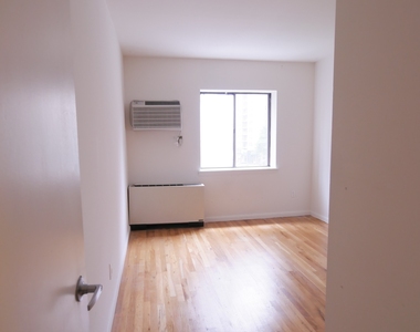 401 East 77th Street - Photo Thumbnail 7