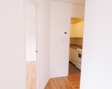 401 East 77th Street - Photo Thumbnail 13