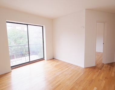 401 East 77th Street - Photo Thumbnail 1