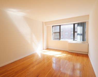 225 East 85th Street - Photo Thumbnail 2