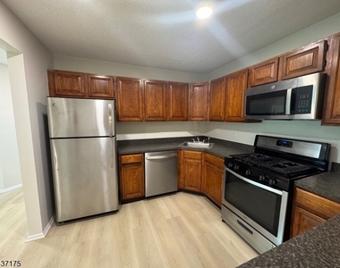 7 Sheffield Ct - Photo Thumbnail 1